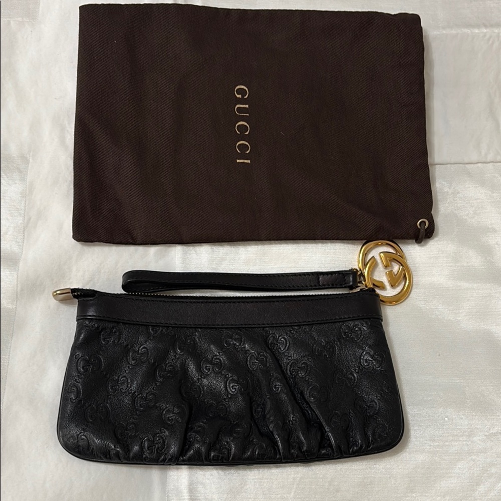 Gucci leather Sukey wristlet